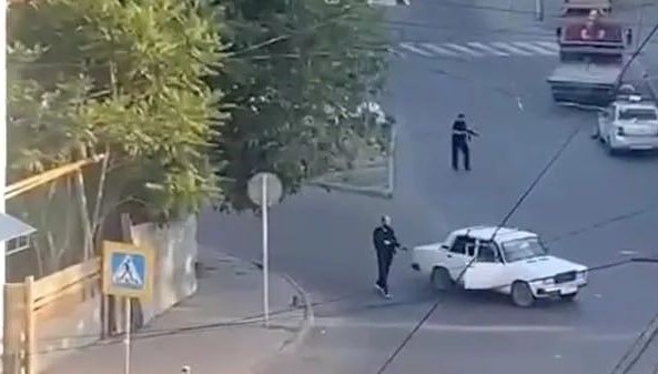 Rusya’nın Dağıstan bölgesinde art arda silahlı saldırılar: En az 15 polis öldü